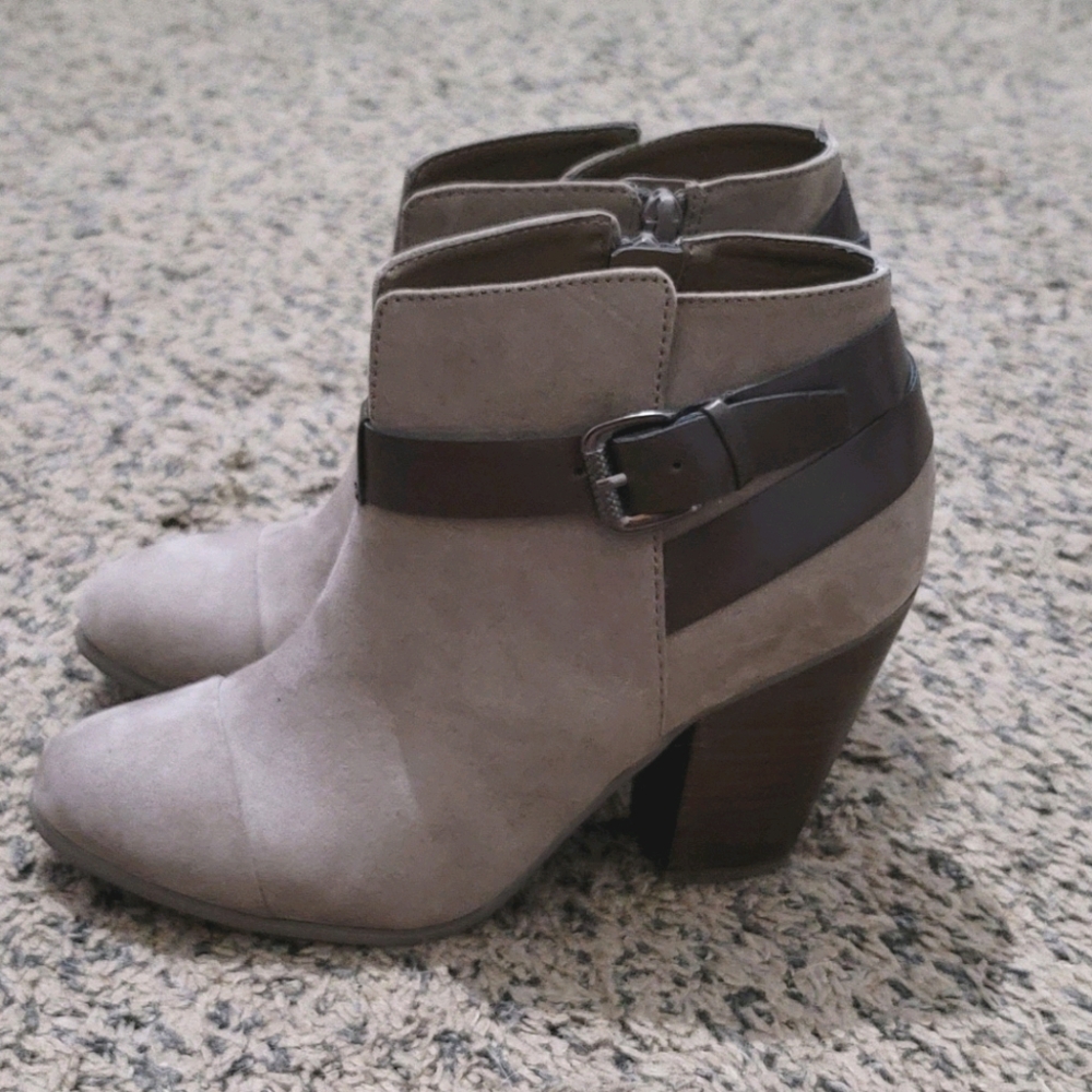 Carlos Santana ankle bootie